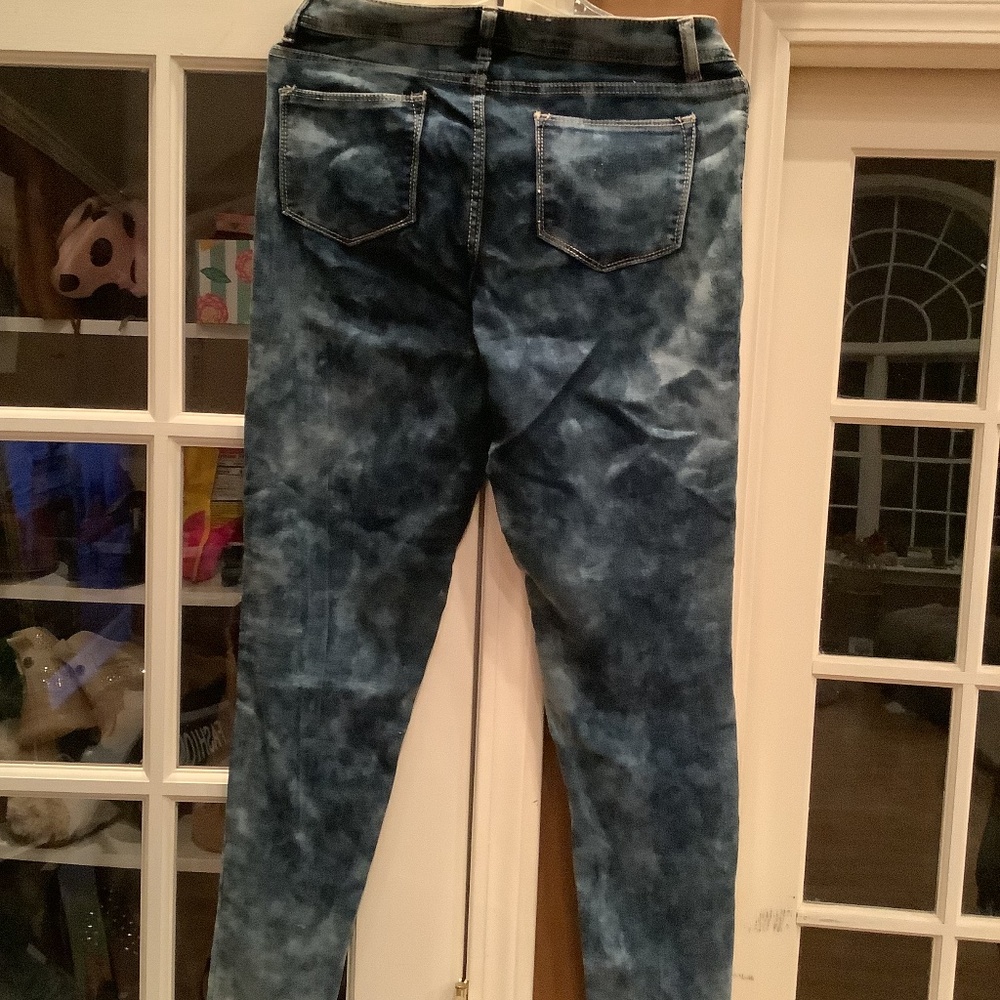 Jeans - Picture 2 of 2